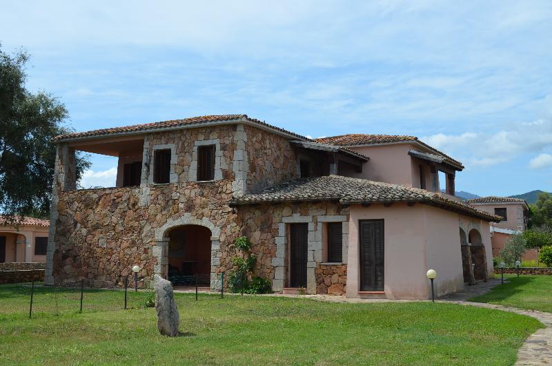 Residence Le Canne San Teodoro  Exterior photo